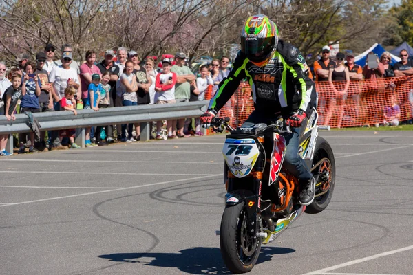 Motocicleta Stunt Rider - Stoppie — Fotografia de Stock