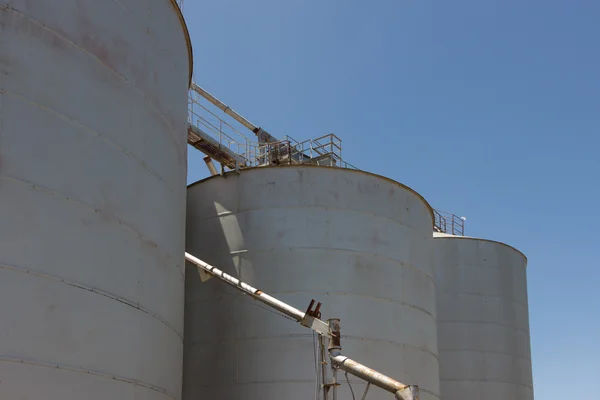 Silos de grano grande — Foto de Stock