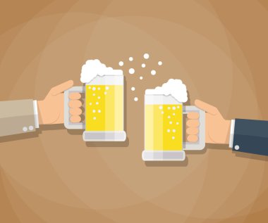 iki işadamı bira bardak kızartma