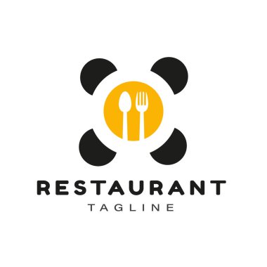 Restoran Logosu Tasarımı için Kaşıklı Altın Masa, Çatal ve Sandalyeler
