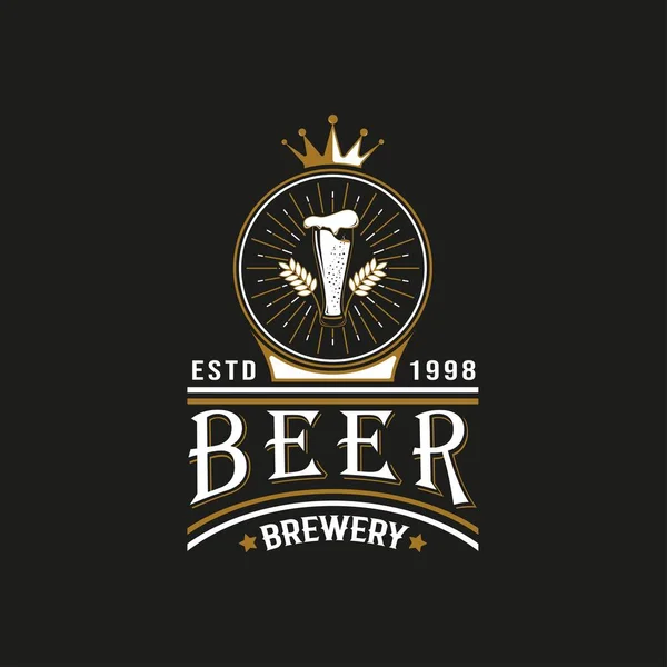 하우스 King Beer House 브루어 Brewery Logo 레트로 스타일이다 왕관을 — 스톡 벡터
