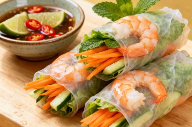 Taze Vietnam Bahar Rolls with Shrimp