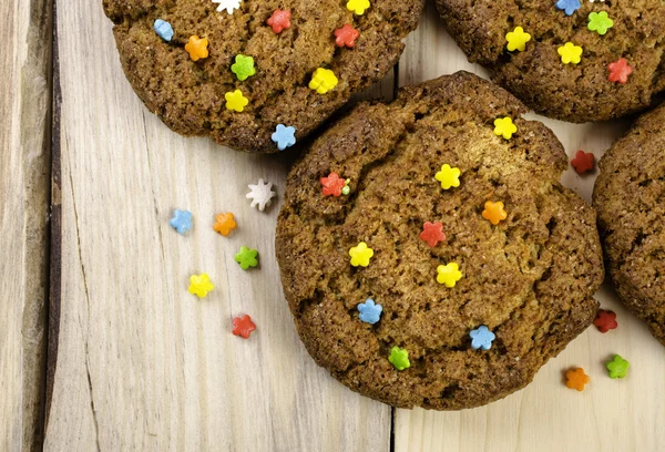 Oatmeal cookies with a beautiful multi-colored strews. — Stock Photo, Image