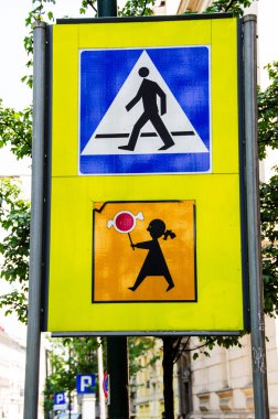 yol işareti geçiş.
