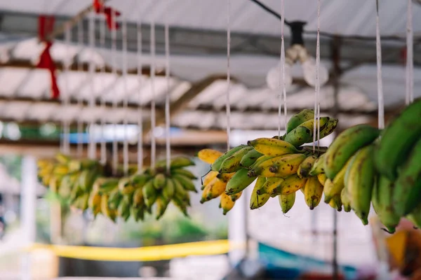 Фруктовый Киоск Бананами Цветные Желтые Бананы Здоровое Питание Обед Закуски — стоковое фото