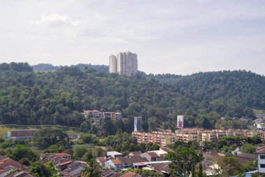 Güneşli bir günde Bukit Antarabangsa ve Au3, Ampang Ulu Kelang Mahallesi.