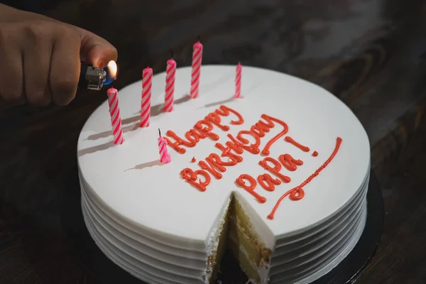 Bolo Aniversário Para Pai Escreveu Feliz Aniversário Papa Mesa Vela — Fotografia de Stock