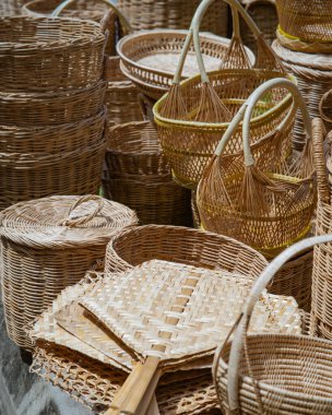 Rattan el yapımı doğal ürünler. Çevre dostu ve sürdürülebilir konsept.