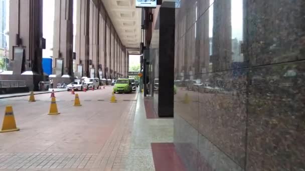 Kuala Lumpur Malaysia March 2021 Walking Valet Parking Enterance Berjaya — Stock Video