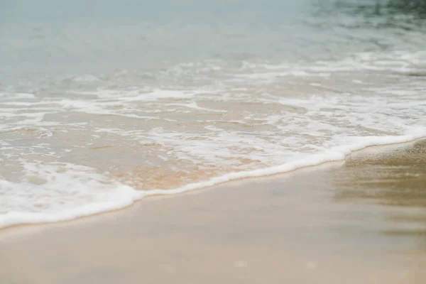 Ondas Suaves Con Espuma Océano Fondo Playa Arena —  Fotos de Stock