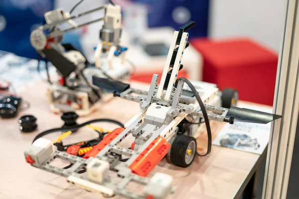 Robotsal bileşenler. Seçici odak.