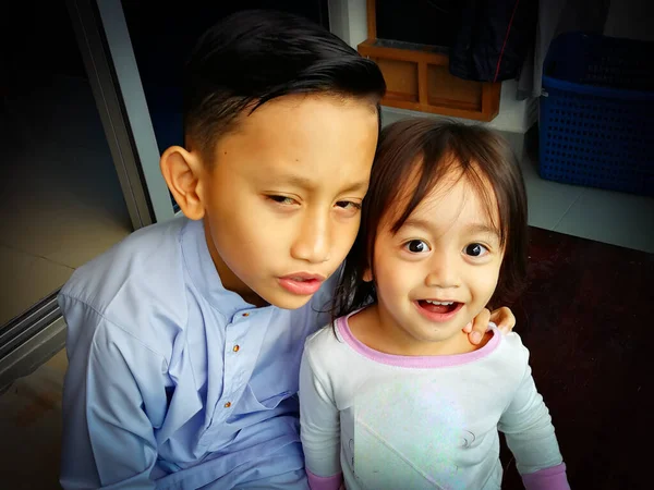 Retrato Hermano Asiático Hermana Pequeña Familia Encanta Unir Conceptos Hermano —  Fotos de Stock