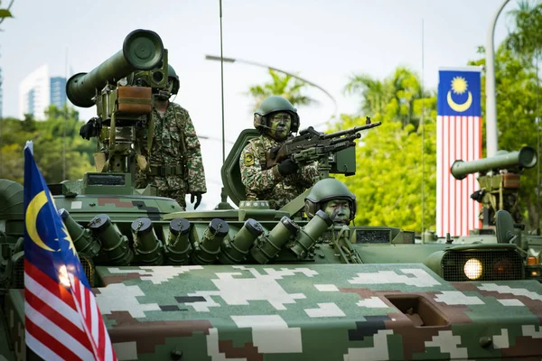 Putrajaya Malaysia Agustus 2019 Tentara Malaysia Dengan Kendaraan Dan Tank — Stok Foto