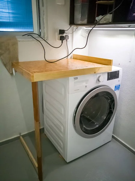 Kuala Lumpur Malaysia July 2019 Installling Wooden Table Top Laundry — Stock Photo, Image