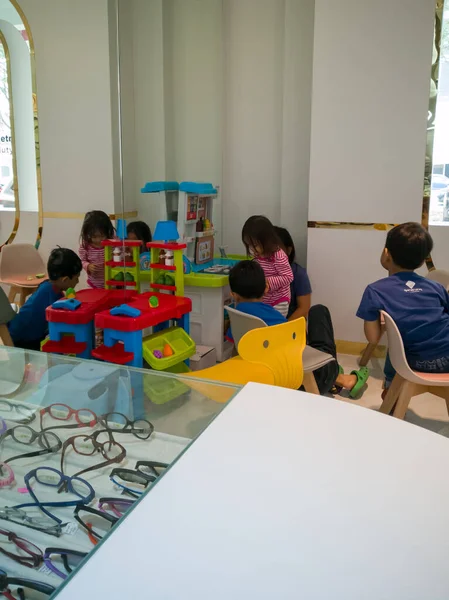 Bangi Malezja Września 2019 Dzieci Bawiące Się Placu Zabaw Podczas — Zdjęcie stockowe