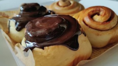 Tarçınlı rulo çikolatalı..