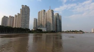 Modern gökdelenler VinHomes Ho Chi Minh, Saigon, Vietnam. 81 nolu sınır işareti. Zaman aşımı
