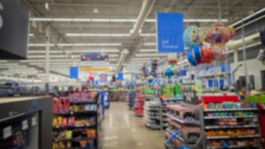 Süpermarket, minimarket, büyük perakendeciler ya da içerik oluşturma için Amerika 'daki bakkalların odaksız bulanık arka planı