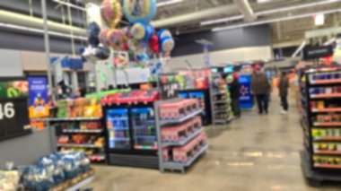 Süpermarket, minimarket, büyük perakendeciler ya da içerik oluşturma için Amerika 'daki bakkalların odaksız bulanık arka planı