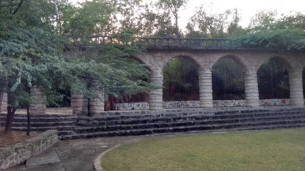 インドの石庭の構造を持つ石の芸術と建築 — ストック写真