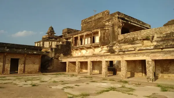 Oud Massief Oud Stenen Monument Met Koepel India — Stockfoto