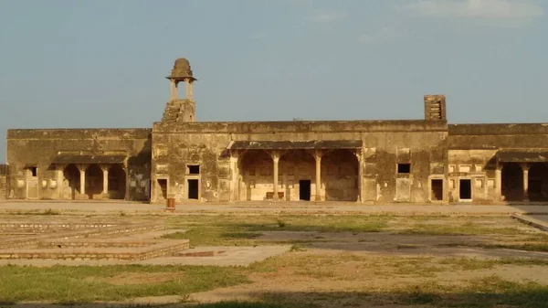 Mooi Uitzicht Oud Monument Met Koepel Achtige Structuur India — Stockfoto