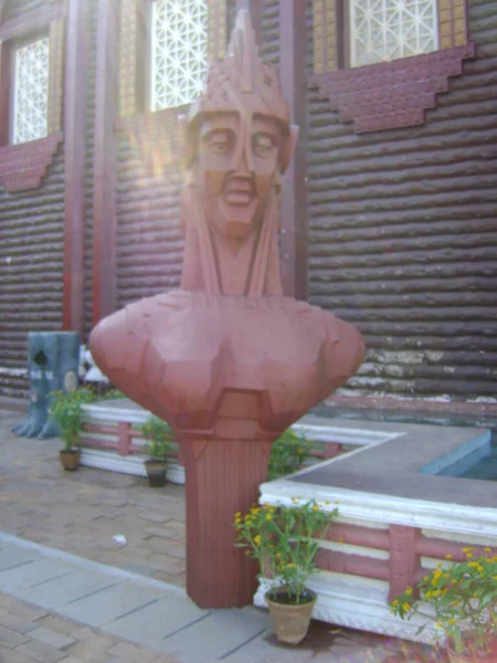 Большое Декоративное Лицо Статуи Парке Индии — стоковое фото
