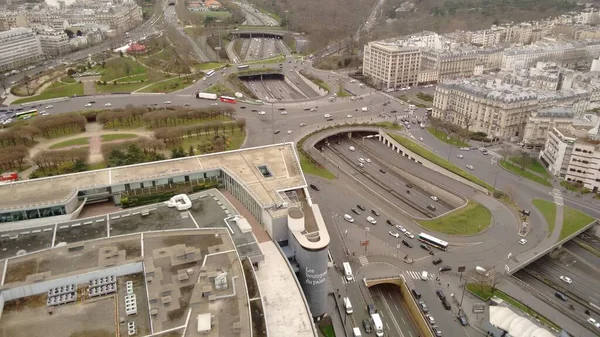 Hermosa Vista Desde Cima Ciudad París Con Carreteras Tráfico Sobrevuelos —  Fotos de Stock