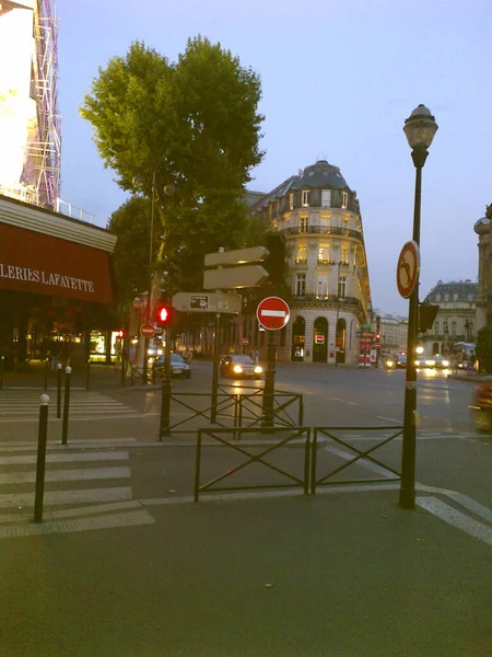 Beautiful Evening View Streets Paris Lights Cars People — Stok fotoğraf