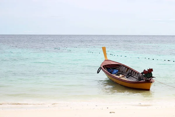 Kapal Pantai — Stok Foto