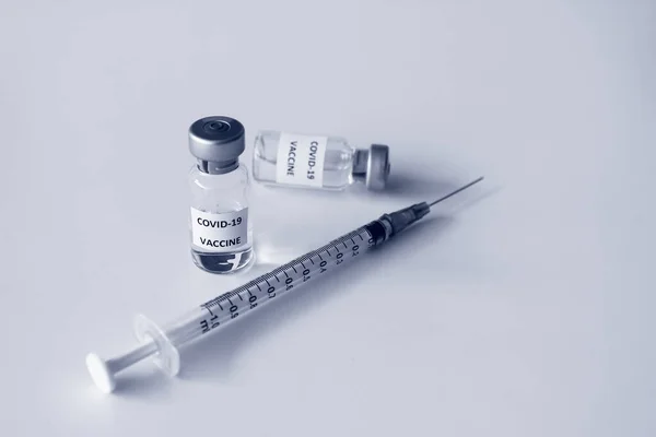 Frasco Para Injetáveis Vacina Covid Seringa Plástico Com Agulha Isolada — Fotografia de Stock