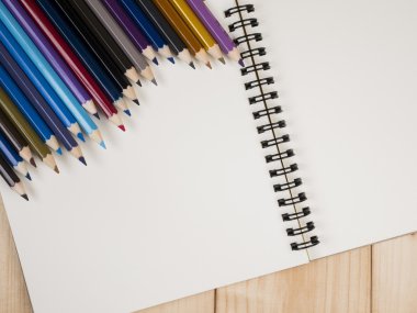Renkli kalem ve defter 19