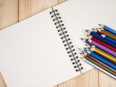 Renkli kalem ve defter 21