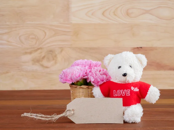 Lege label, Carnation bloem en teddybeer 2 — Stockfoto