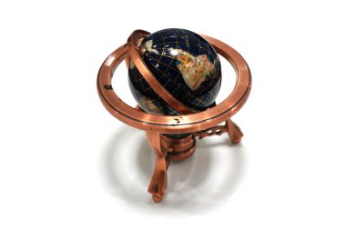 Bakır küre model beyaz arka plan