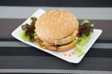 Yengeç ve Alga Burger