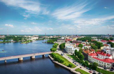 Vyborg kalenin kuleden görüntülemek