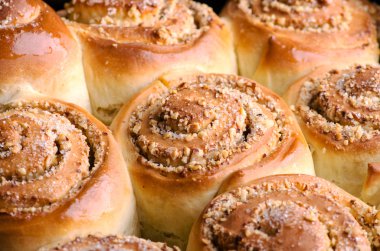 şeker ve fındık ile ev yapımı rolls