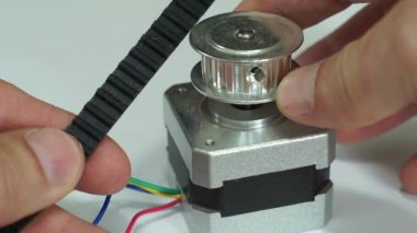 Kamerayı tutan bir el. Yüksek kaliteli görüntüler