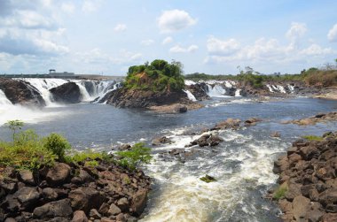 Ulusal bir parkta şelale 