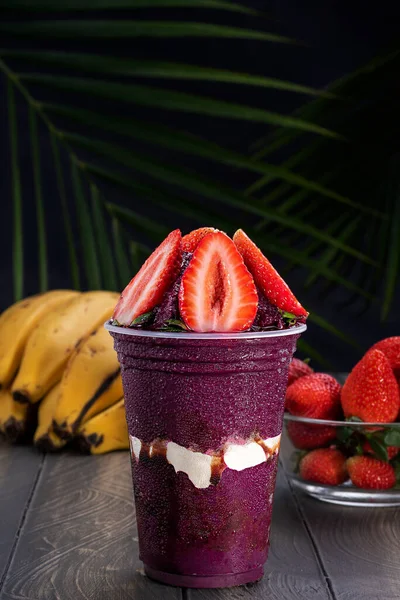 Taça Açaí Com Cobertura Morango — Fotografia de Stock