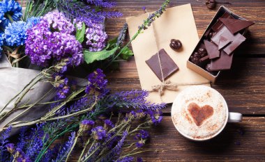 Lavanta, bir fincan kahve demet