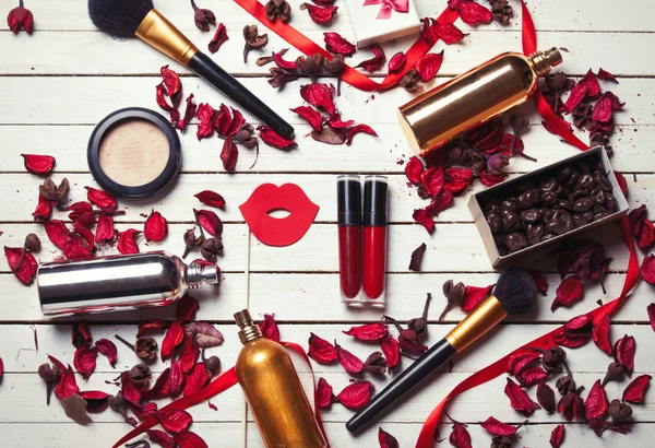 Diferentes cosméticos maquillaje — Foto de Stock