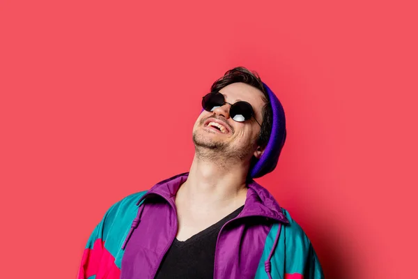 Funny Guy 80S Style Jacket Sunglasses Red Backgorund — Stock Photo, Image