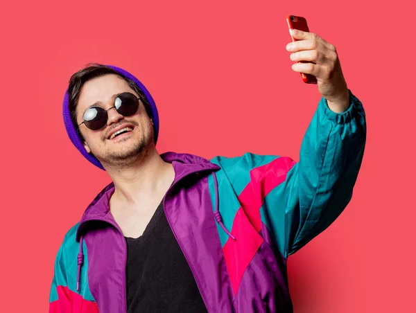 Chico Divertido Los Años Chaqueta Estilo Gafas Sol Hacen Selfie — Foto de Stock