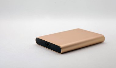 SSD sürücüsü izole beyaz arkaplan