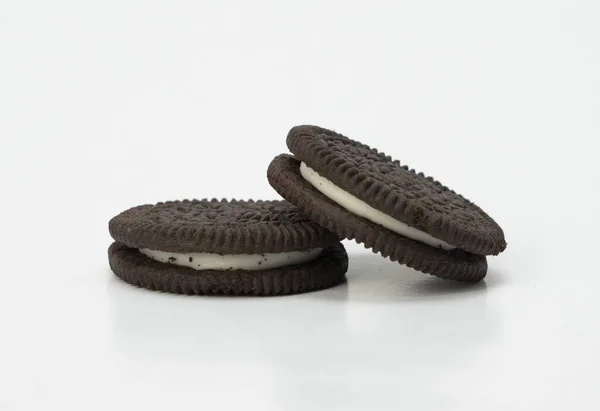 Jakarta, Endonezya-2 Ağustos 2021: Oreo, Endonezya 'nın Endonezya kentinde 2 Ağustos 2021 tarihli Amerikan sandviç kurabiyesi.