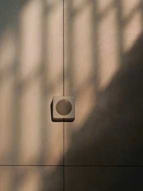 Günışığı ve Gölgeyle Modern Sözcü