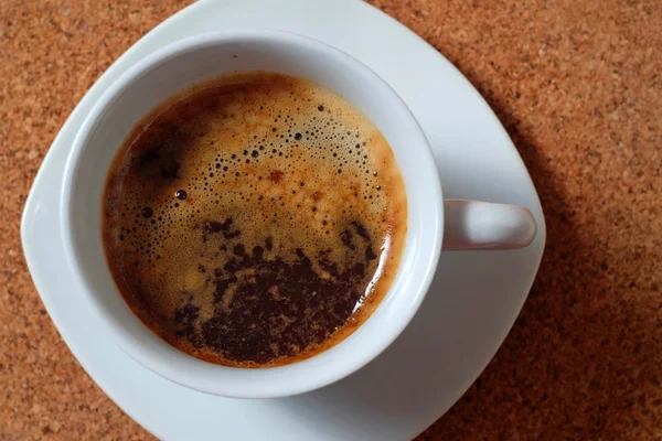 Šálek lahodné horké černé kávy — Stock fotografie