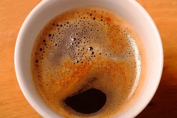 Caffè in una tazza bianca — Foto Stock